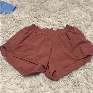 lululemon hotty hot shorts 4”